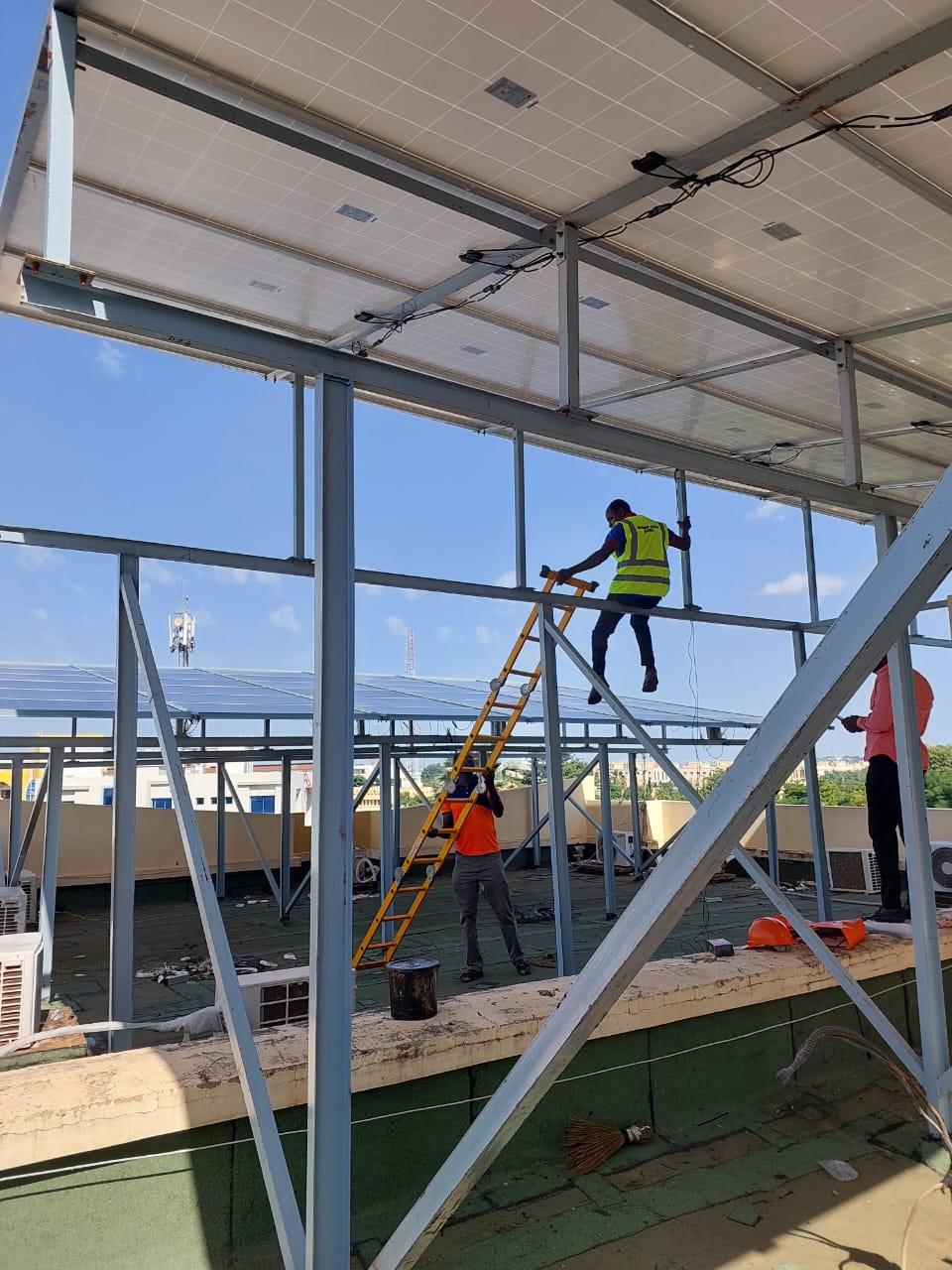 Projet MOHA COM - Installation solaire photovoltaïque hors réseau