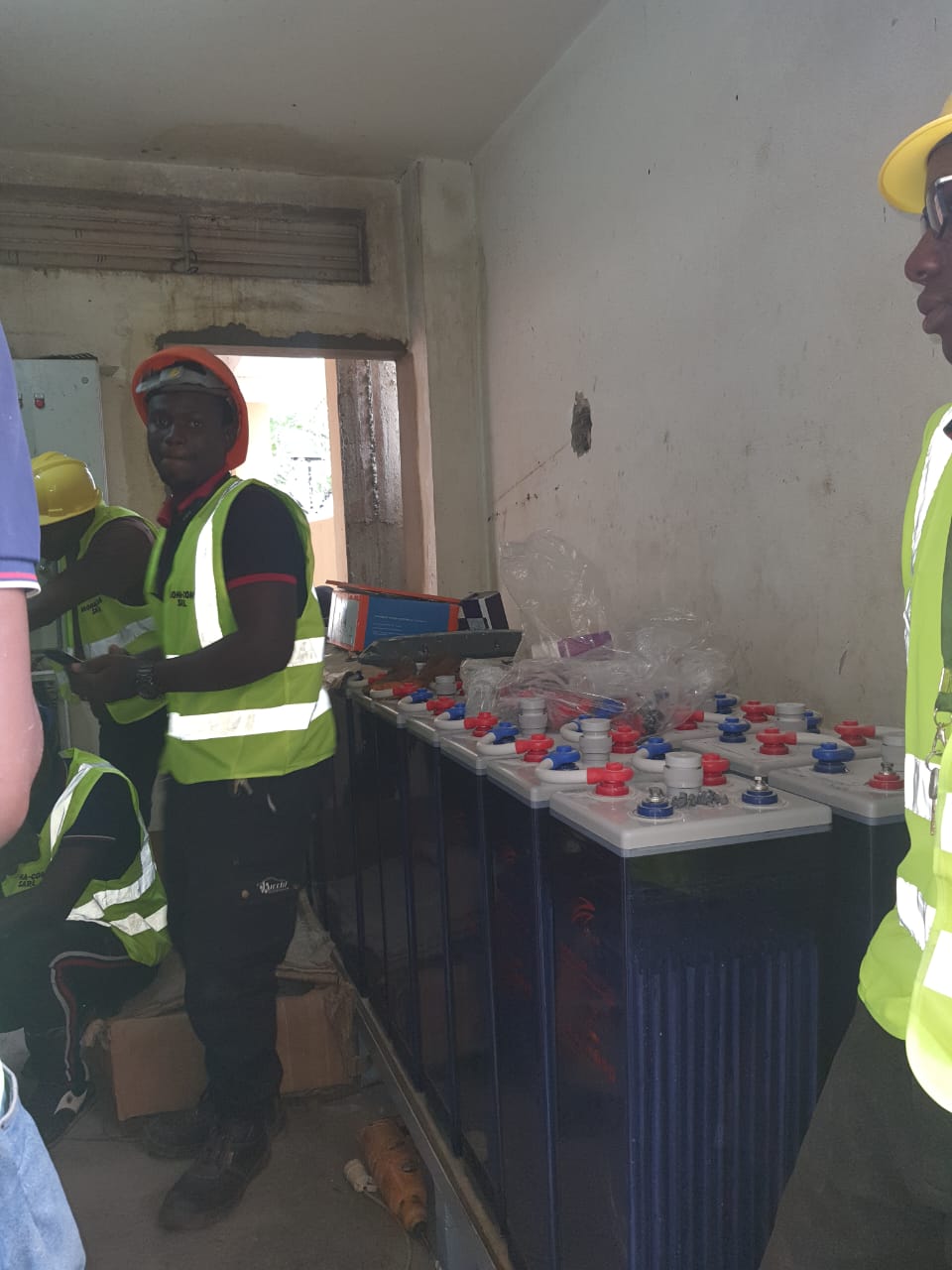 Installation de banc de batteries pour système électrique hybride