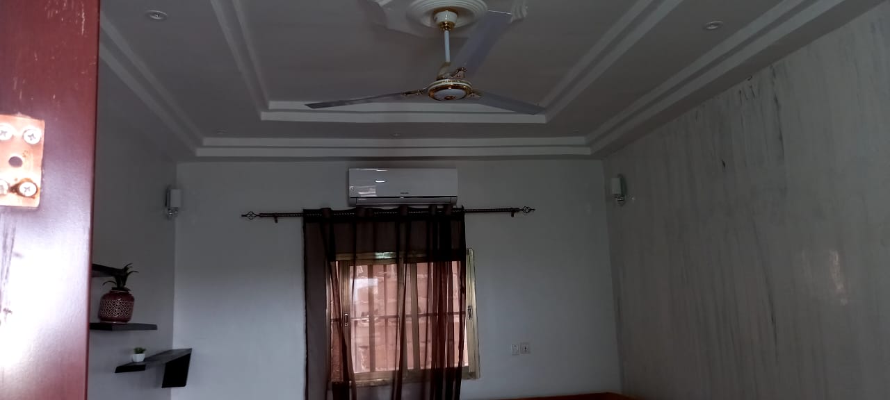 Salle à manger — appartement meublé Résidences Safety