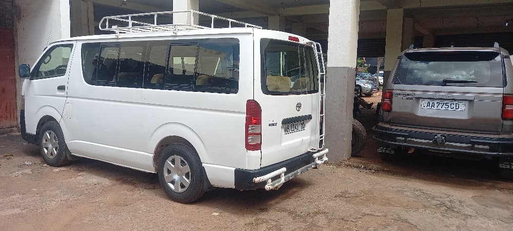 Véhicule Toyota 4x4 - flotte Safety Voyages Services Bamako